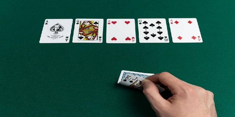 Quân bài tẩy có ý nghĩa quan trọng trong trò chơi đánh bài đổi thưởng Poker