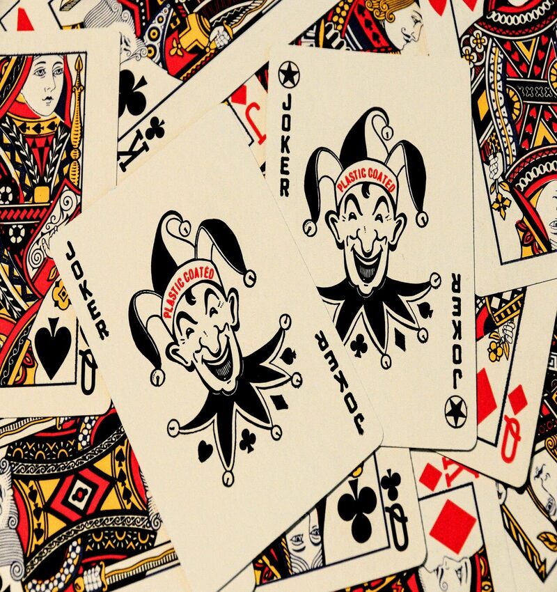 Nhận biết lá bài bằng bộ bài ảo thuật
